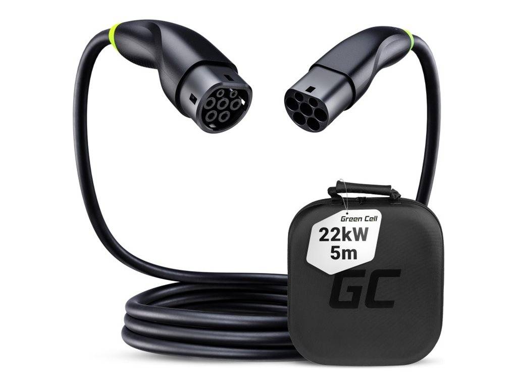 Schwarzes aufgerolltes Elektrofahrzeug-Ladekabel mit zwei Steckern und einer Tragetasche mit der Aufschrift „Green Cell 22kW 5m