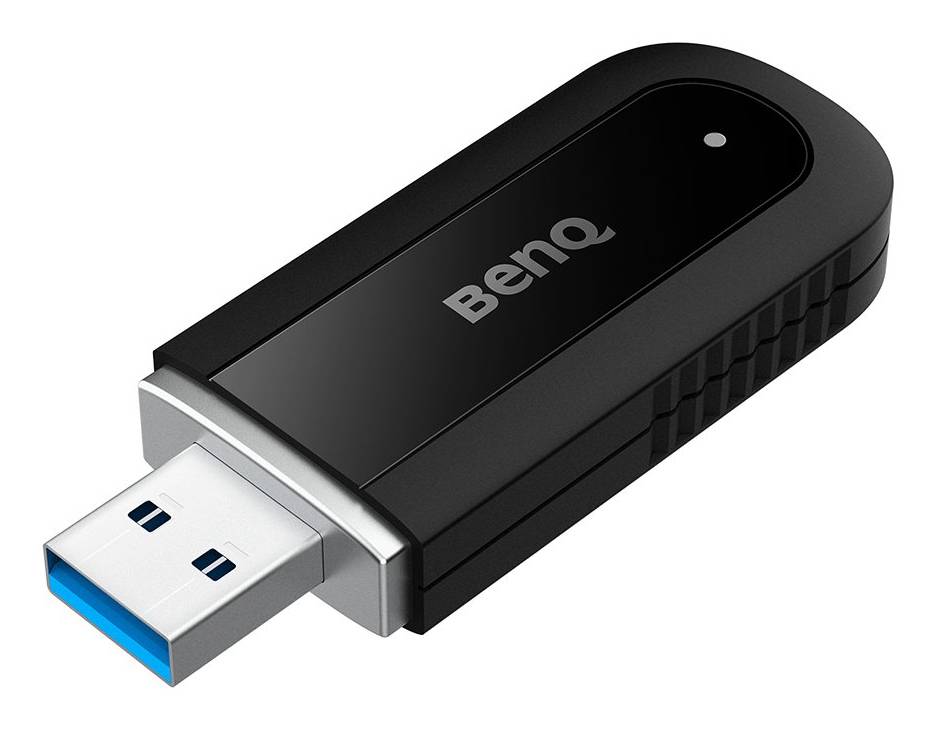 BenQ USB-Stick mit entfernter Kappe, zeigt den USB-Anschluss und das schwarze Gehäuse mit BenQ-Logo.