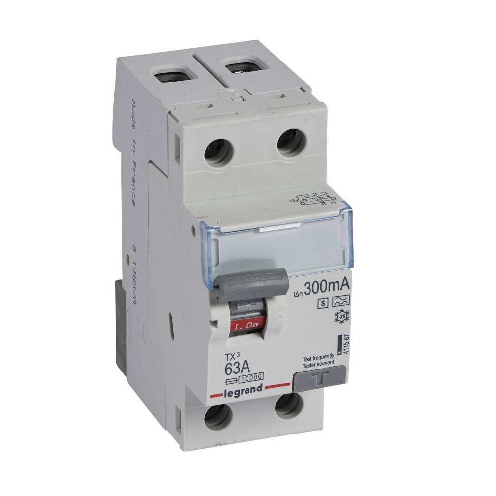 Legrand 63A TX3 Leitungsschutzschalter mit 300mA Stromstärke, mit Einschalt-Kippschalter für elektrische Sicherheit und Schaltkreisschutz.