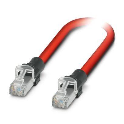 Ein rotes Ethernet-Kabel mit transparenten Steckverbindern an beiden Enden, typischerweise für Netzwerk- und Internetverbindungen verwendet.