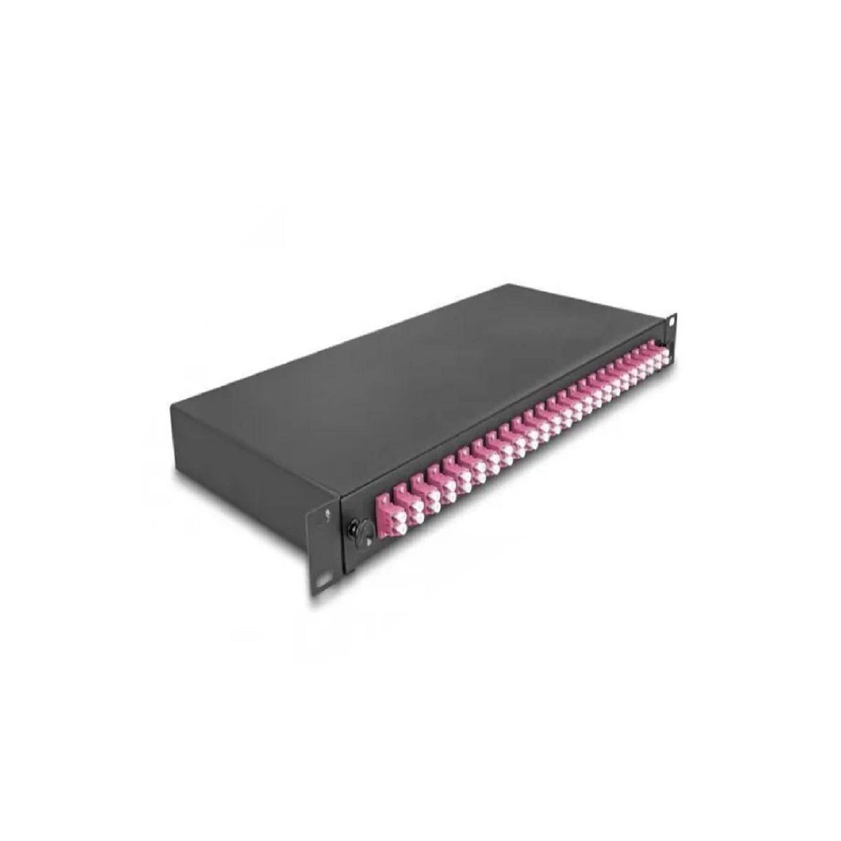 Ein schwarzes Rack-montiertes Glasfaser-Patchpanel mit rosa Anschlüssen, das zur Organisation und Verbindung mehrerer Glasfaserkabel in Netzwerkinstallationen verwendet wird.