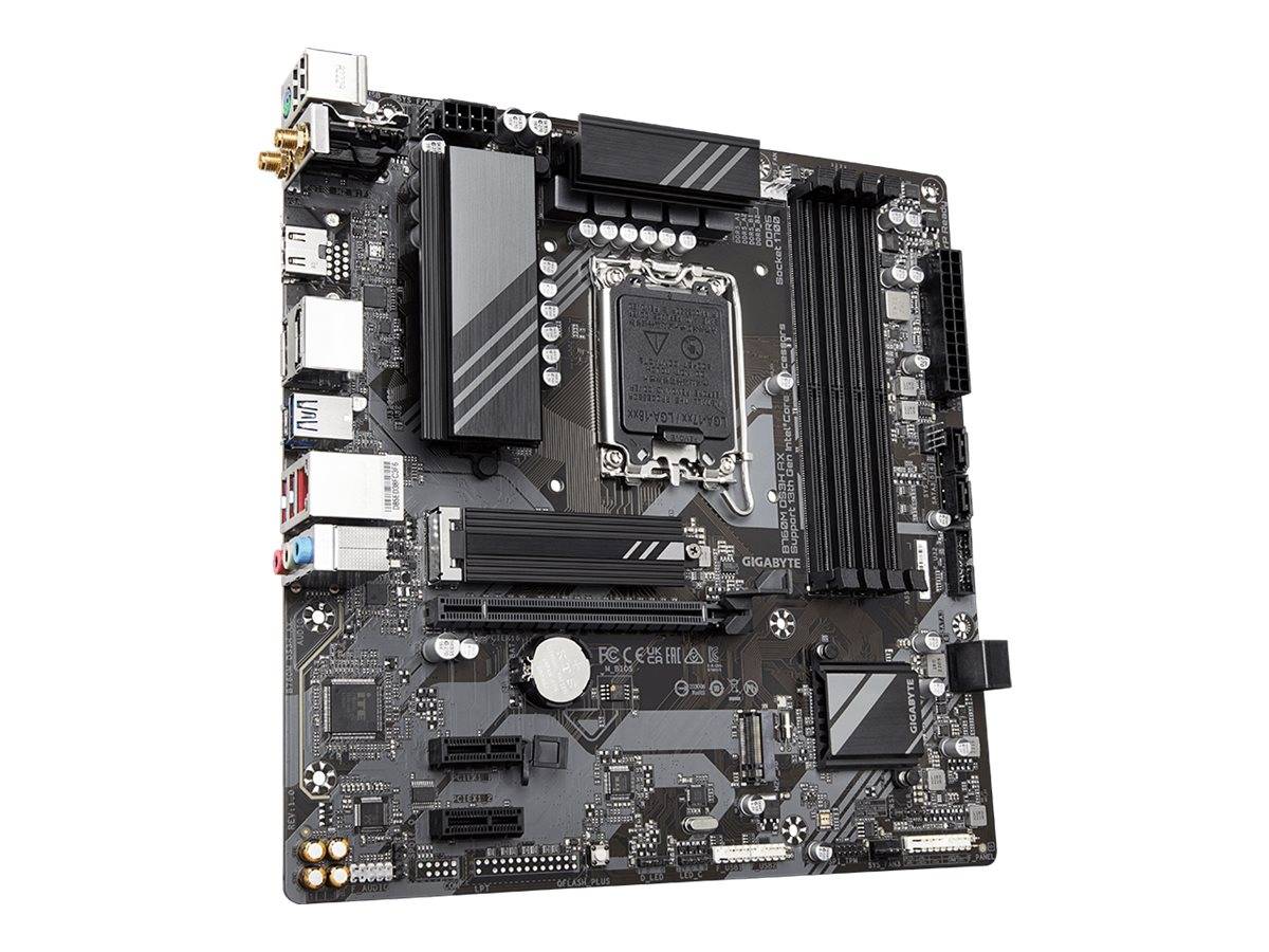Eine Nahaufnahme einer Gigabyte-Computer-Hauptplatine, die die CPU-Fassung, RAM-Steckplätze, Erweiterungssteckplätze und hintere Eingabeanschlüsse zeigt.