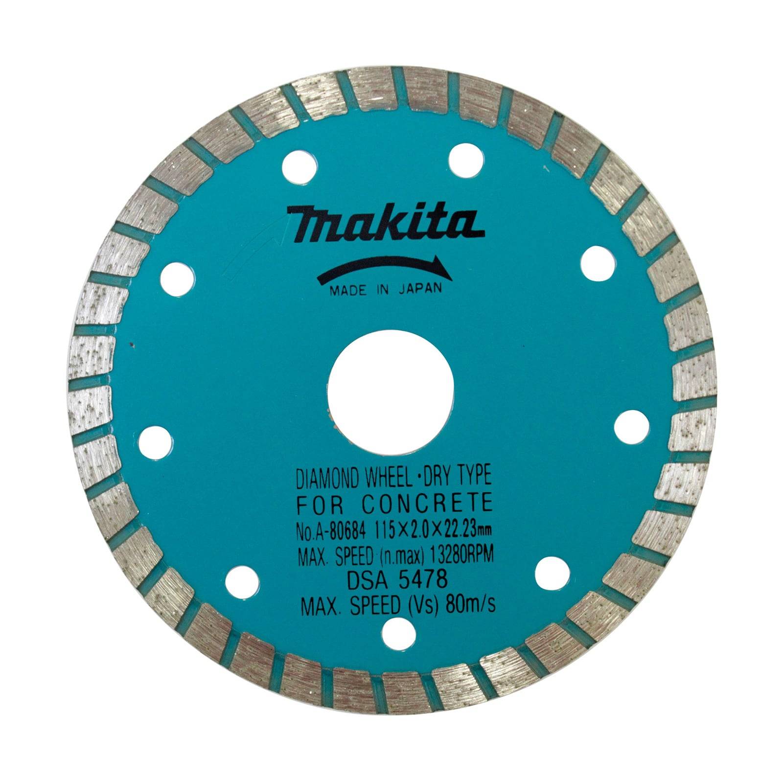 Ein kreisförmiges blaues und silbernes Diamanttrennscheibe für Betonschneiden von Makita, gekennzeichnet mit 'Made in Japan', mit Produkt- und Geschwindigkeitsspezifikationen.