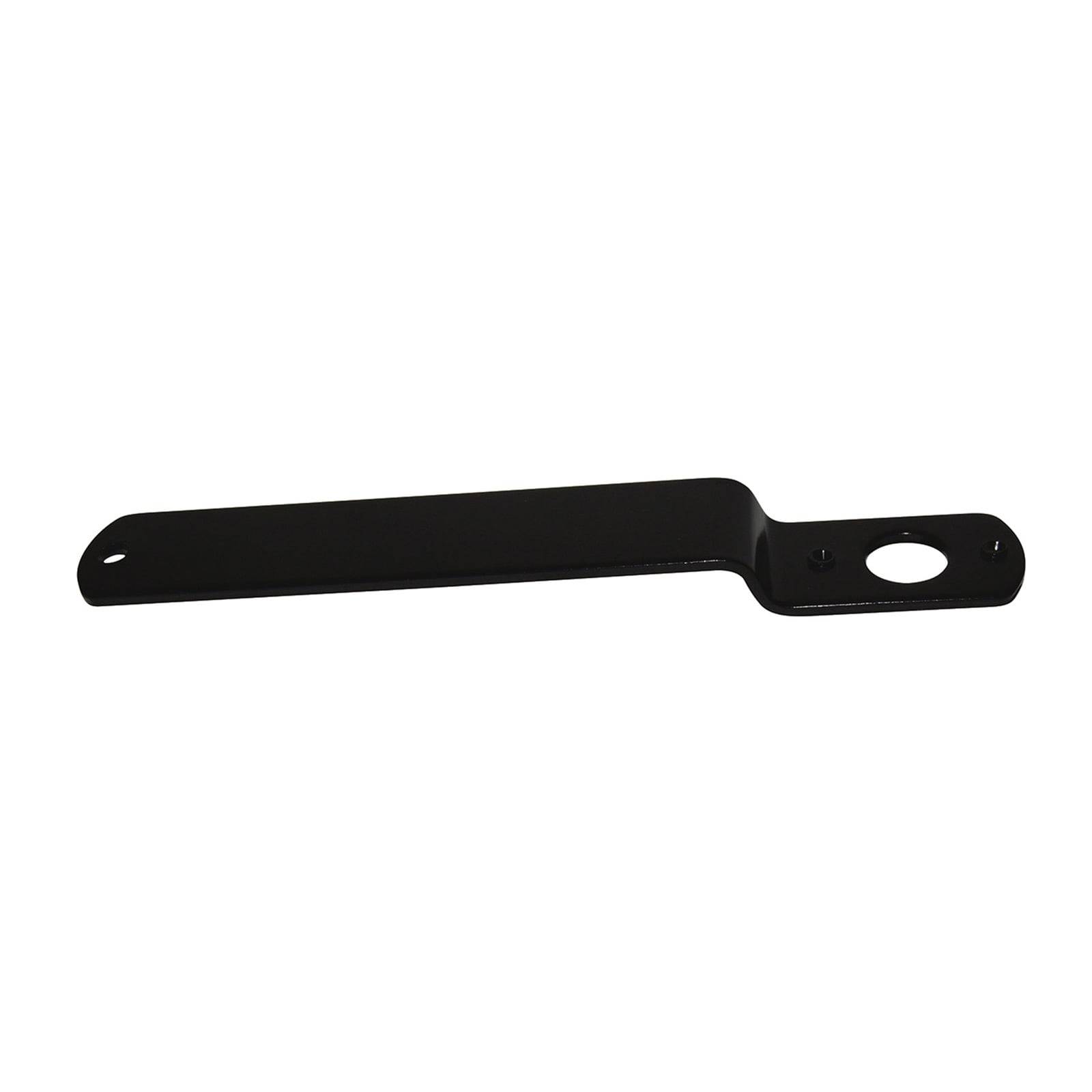 Eine flache, schwarze Metallhalterung mit rechteckigem Körper und abgerundetem Ende, das zwei Löcher aufweist. Sie scheint ein Montage- oder Stützelement zu sein.
