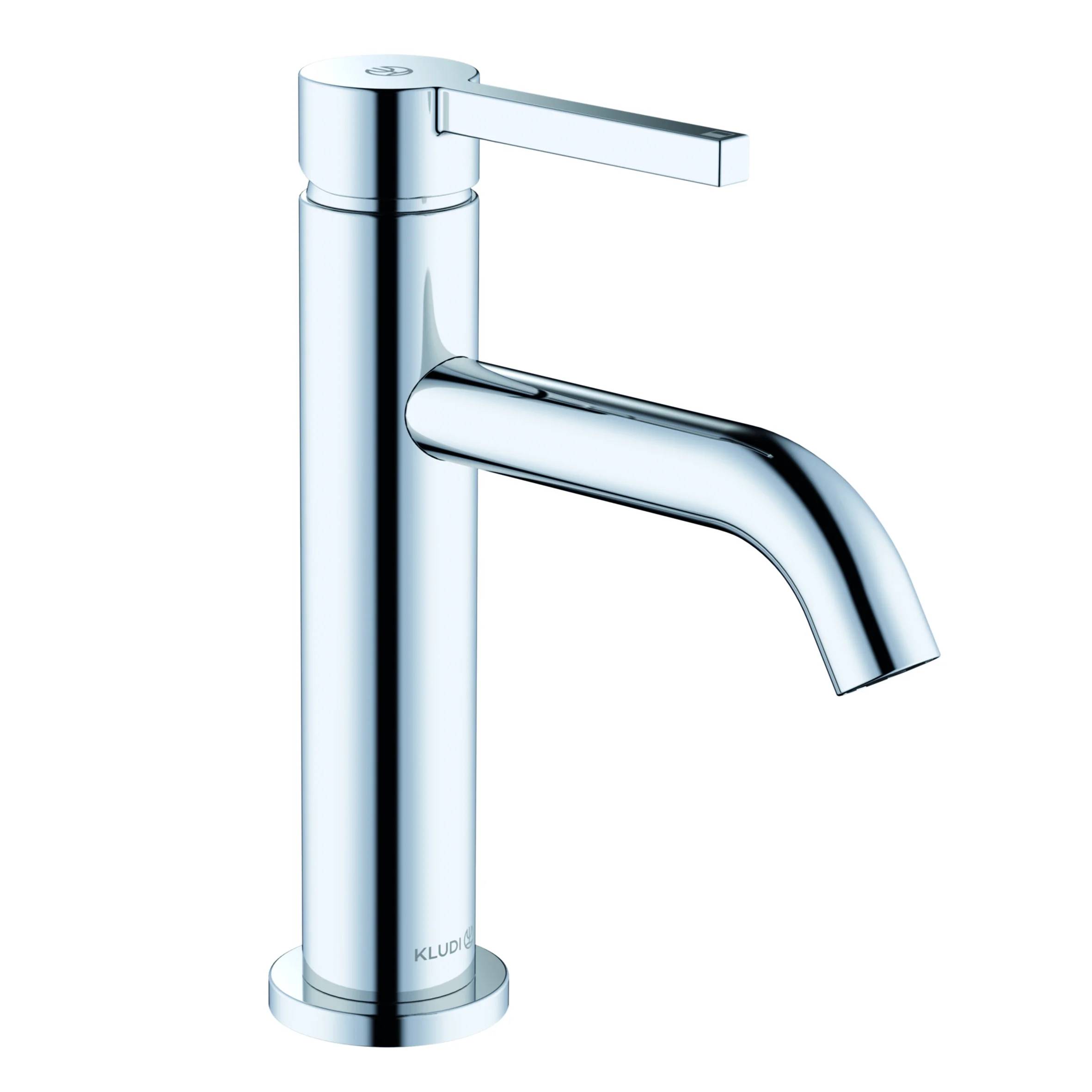 Chrom-Einhebel-Badezimmerwasserhahn mit zylindrischer Basis und gebogenem Auslauf auf weißem Hintergrund.