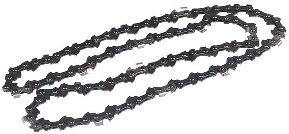 Aufgerollte Metallkettensägenkette auf weißem Hintergrund.