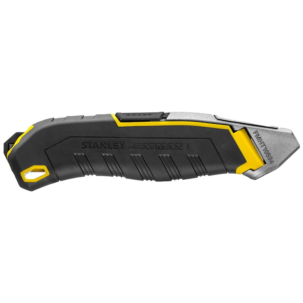 Schwarzes und gelbes Stanley FATMAX Universalmesser mit ausfahrbarer silberner Klinge auf weißem Hintergrund.