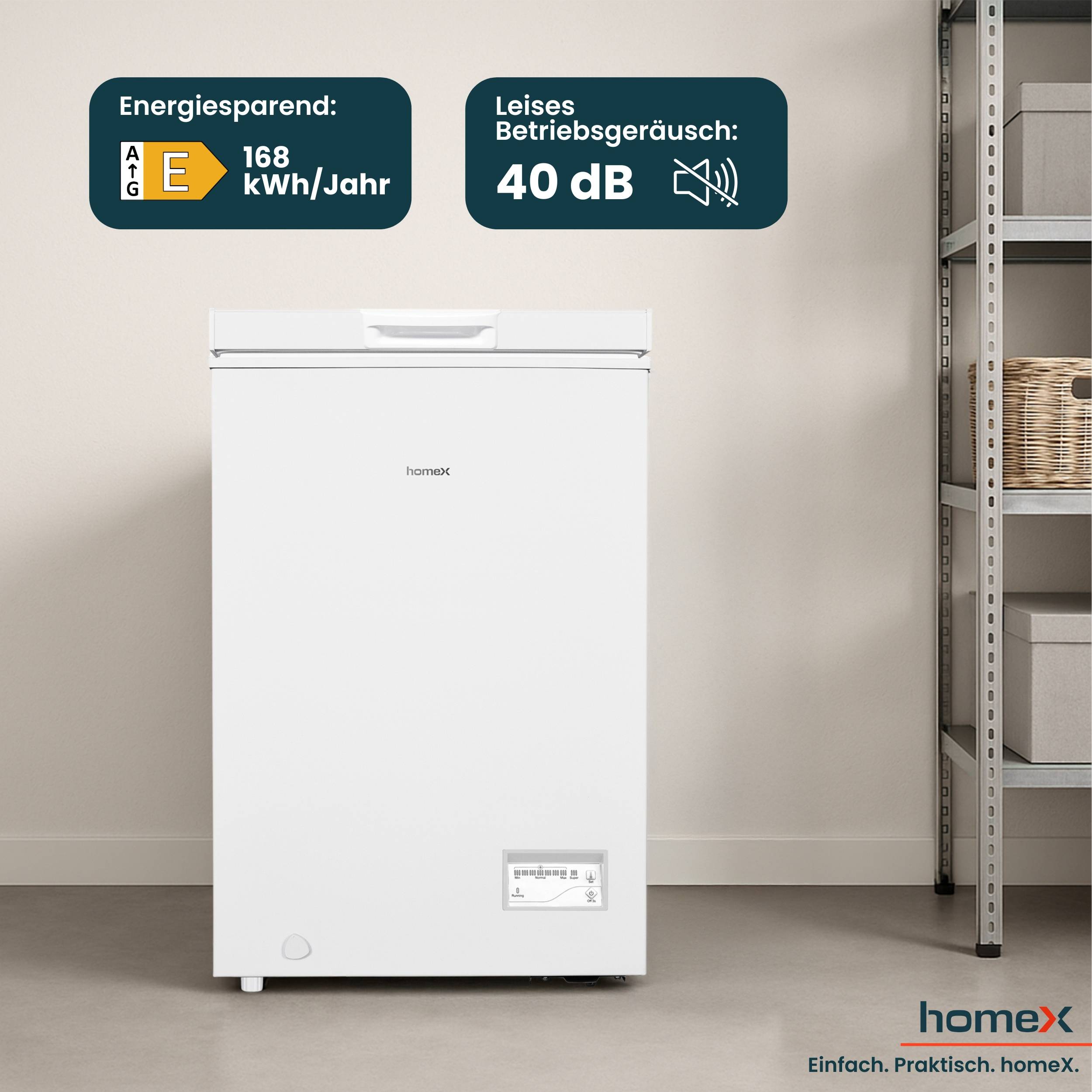 Ein weißer Truhenkühlschrank, der an einer beigen Wand steht, mit der Energieeffizienzklasse 'E', verbraucht 168 kWh/Jahr und hat einen Geräuschpegel von 40 dB.