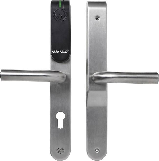 Ein digitales Türschloss mit Griffen auf beiden Seiten. Die Frontplatte zeigt 'ASSA ABLOY' und ein Schlüsselloch. Aus gebürstetem Metall gefertigt.