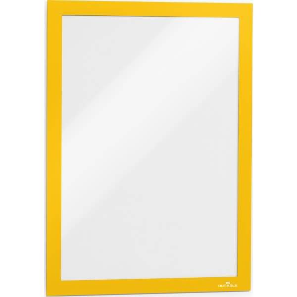 Ein leeres weißes Plakat oder Schild mit einem dicken gelben Rand auf schllichtem Hintergrund.