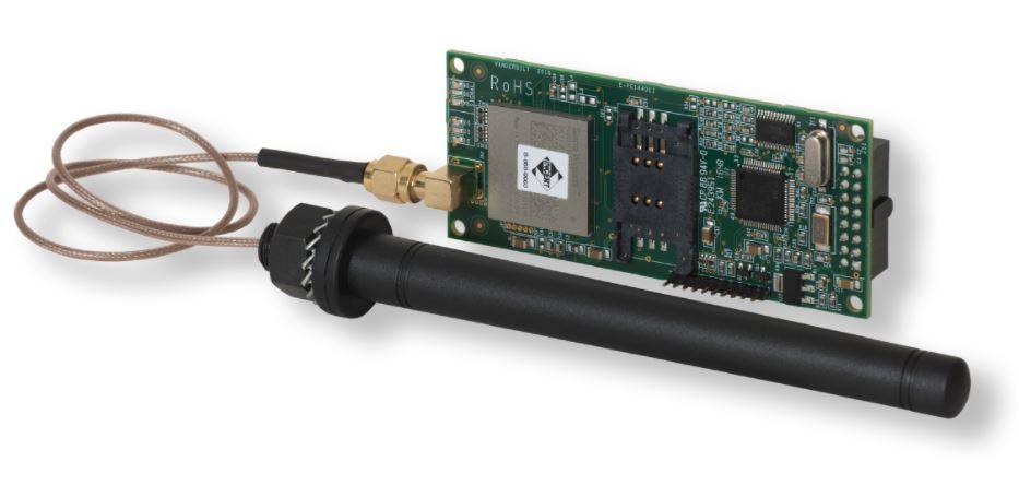 Wireless-Schaltungsmodulplatine mit angebrachter Antenne und Koaxialkabel, wahrscheinlich ein Funkommunikationsgerät.