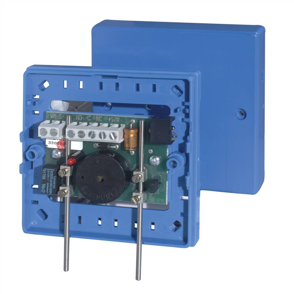 Blaues elektronisches Gerätegehäuse mit freiliegender Leiterplatte, Anschlüssen und zwei nach unten ragenden Metallsondenstäben.