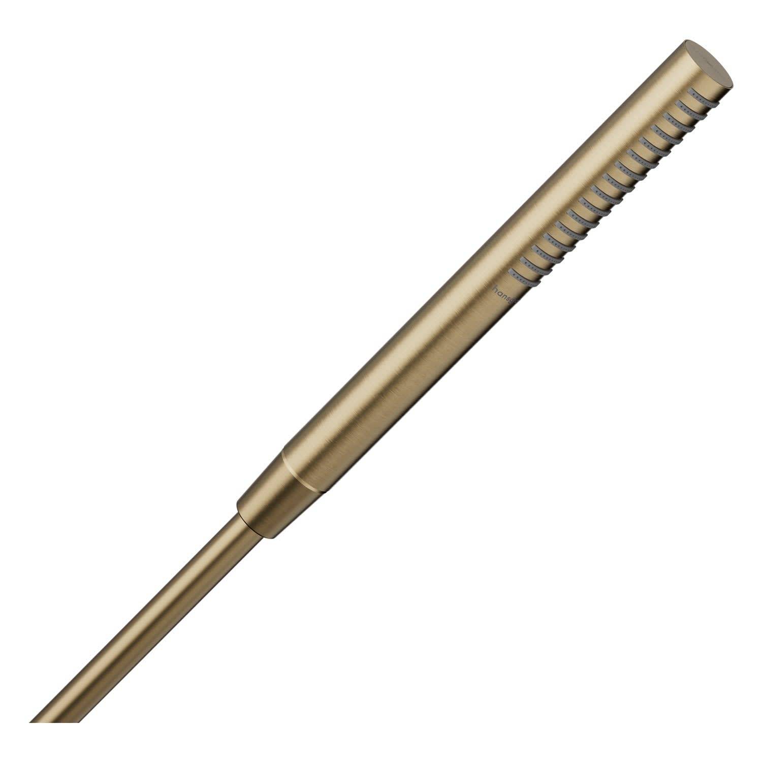 Nahaufnahme eines goldfarbenen Metallbolzens oder einer goldfarbenen Metallstange, diagonal auf einem einfachen weißen Hintergrund dargestellt.
