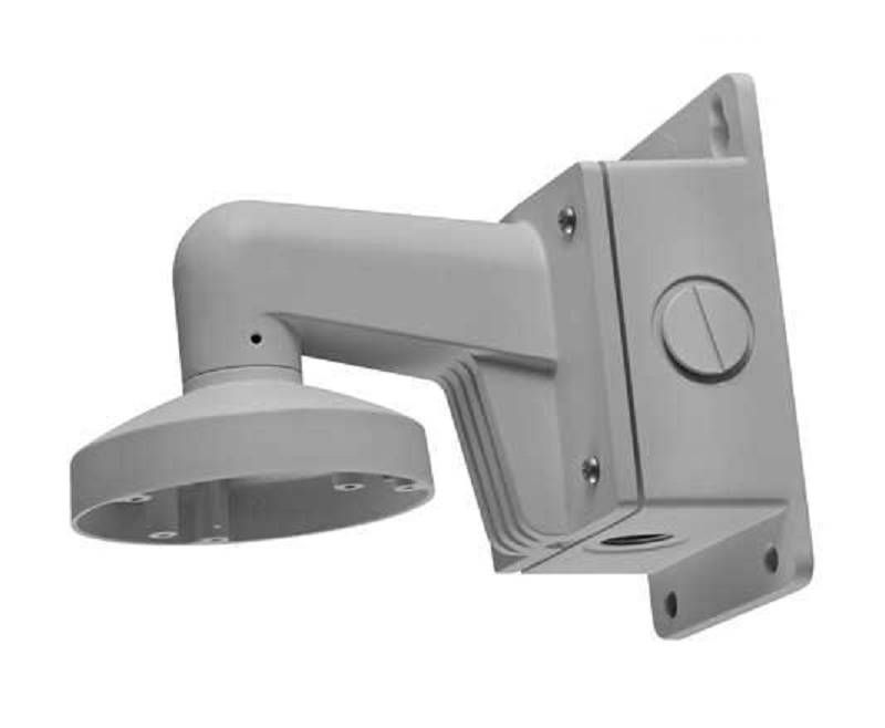 Grauer an der Wand montierter Duschkopf mit Arm und kreisförmiger Sprühfläche, dargestellt auf weißem Hintergrund.
