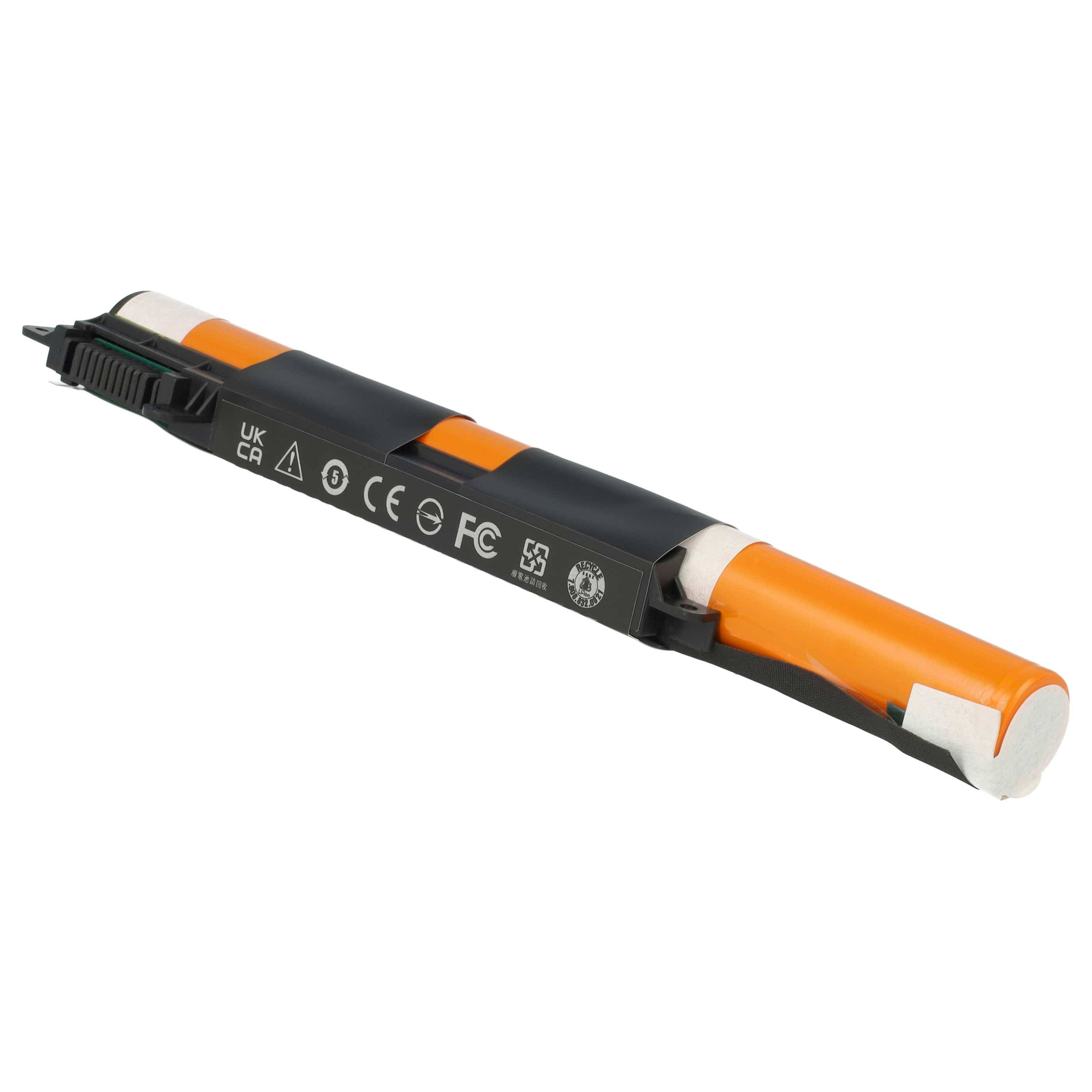 Ein orange-schwarzer medizinischer Injektionsstift mit Konformitätssymbolen, der auf einer weißen Oberfläche liegt.