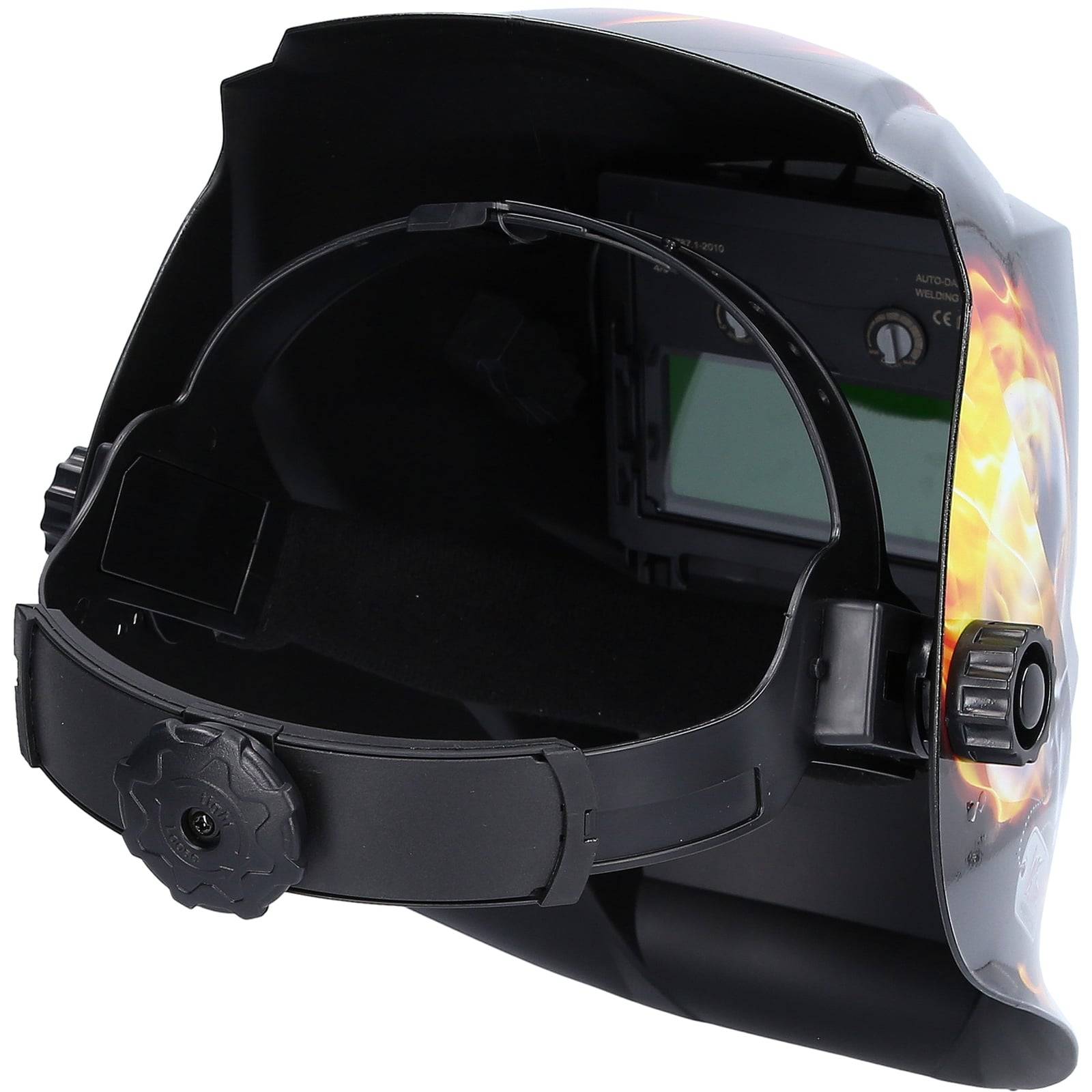 Ein Schweißhelm mit einer schwarzen Außenschale, die ein Flammenmuster aufweist, mit verstellbarem Kopfband und dunkler Schutzblende für Augensicherheit.