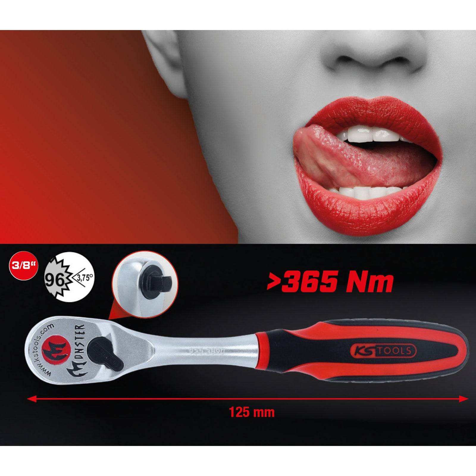 Ein schwarzer und roter Ratschenschlüssel mit Spezifikationen: 365 Nm Drehmoment, 125 mm Länge. Teilweise Gesicht einer Person mit rotem Lippenstift und herausgestreckter Zunge.