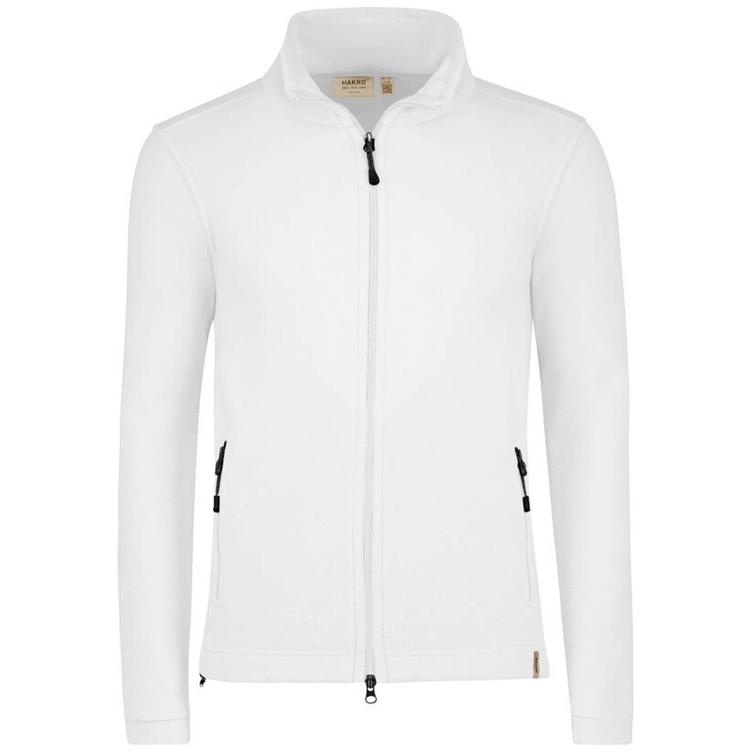 Weiße Jacke mit Reißverschluss vorne, langen Ärmeln, Stehkragen und zwei vertikalen Reißverschlusstaschen in der Taille.