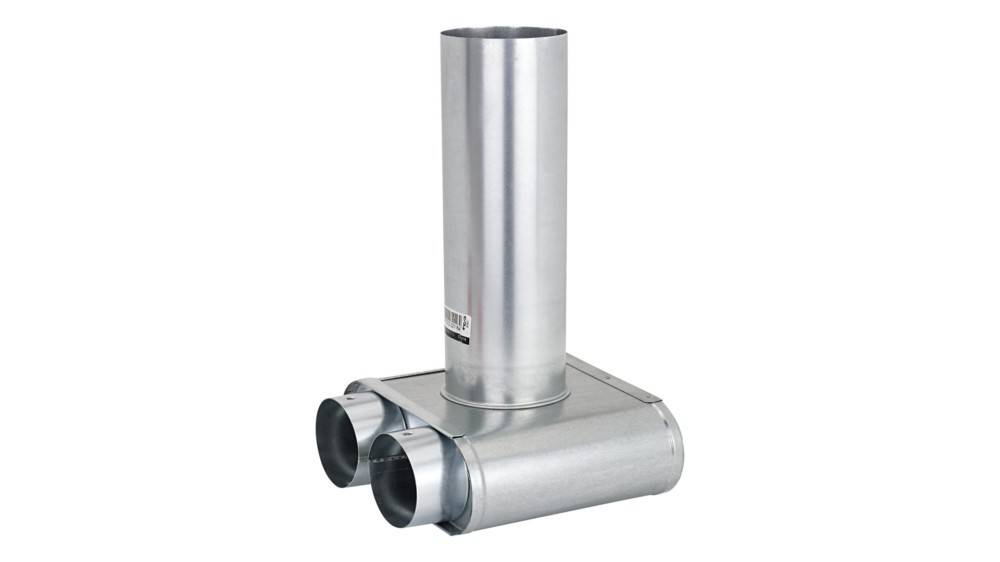 Ein Metallauslassrohr mit einem zentralen vertikalen Rohr und zwei horizontalen Seitenöffnungen, das für Lüftungssysteme konzipiert ist.