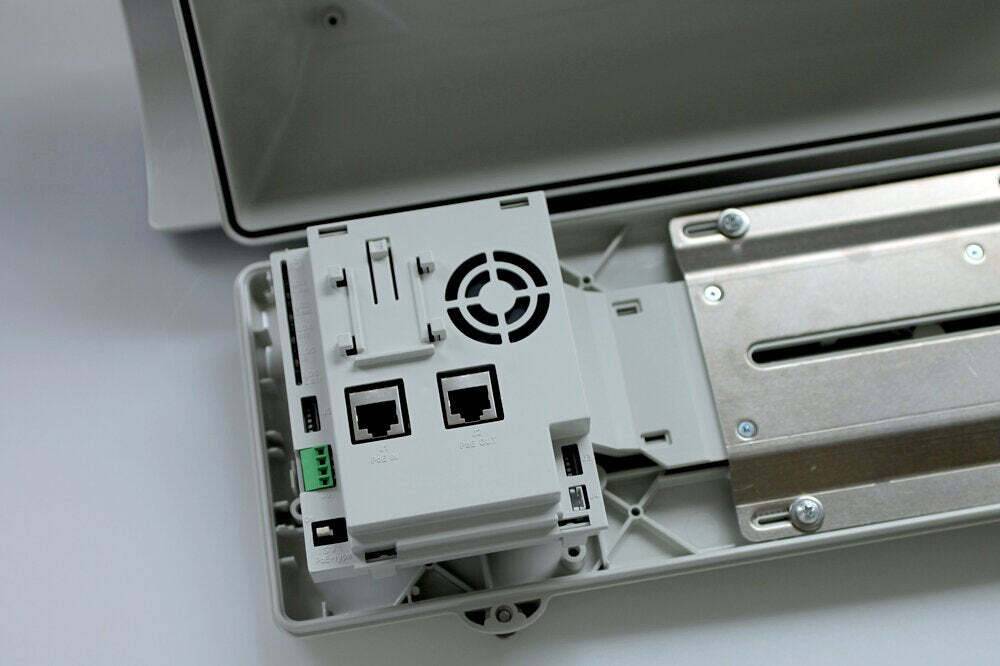 HPV42K2A700 BURG GARD, Das Gehäuse VERSO Hi-PoE IPM nützt die PoE und Hi-PoE-Technologie optimal aus, da es die vom Eth