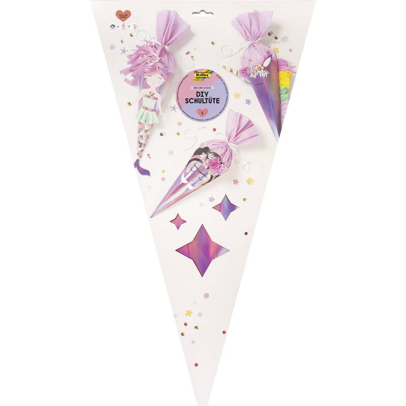 Ein dreieckiges Verpackungsdesign für einen DIY-Bastelset mit Bildern von drei dekorierten Kegeln, die jeweils mit lila und rosa Dekorationen verziert sind.