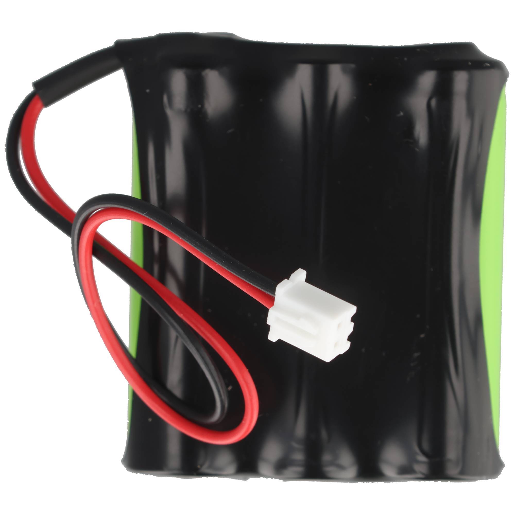 Schwarzes Batteriepack mit roten und schwarzen Kabeln und einem weißen Stecker auf weißem Hintergrund.