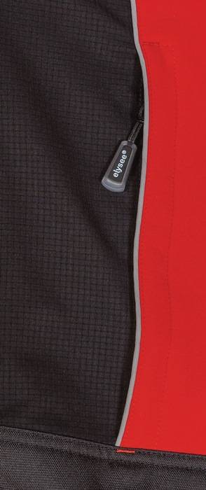 Nahaufnahme der Vorderseite einer rot-schwarzen Jacke mit einem sichtbaren „deuter