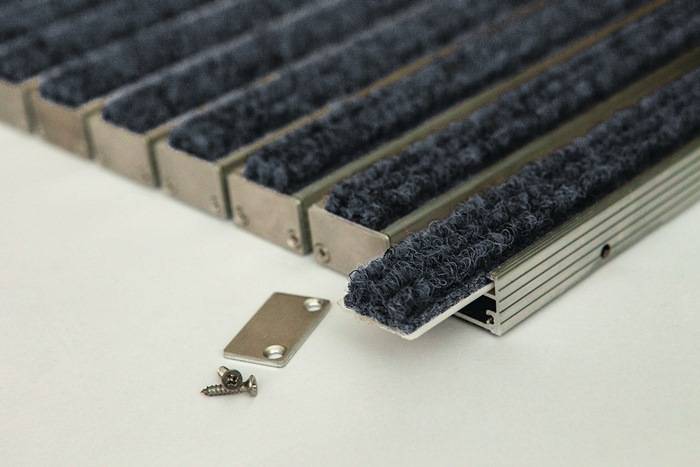 Aluprofilmatte anthrazit Nadelfilz L585xB985mm