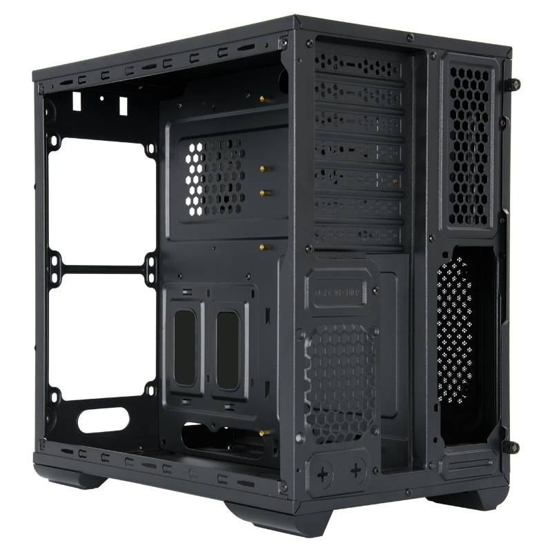 Schwarzes leeres Computerturmgehäuse in Dreiviertelansicht mit offenen Seitenpaneelen, vorderen Laufwerkschächten und Belüftungsgittern.