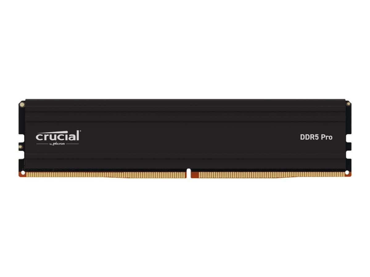 Schwarzes Crucial DDR5 Pro Desktop-RAM-Modul auf weißem Hintergrund gezeigt.