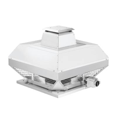 Weißes Dachbefestigungs-Ventilatoraggregat mit quadratischem Gehäuse, oberer Abluftöffnung und Motoranordnung auf einer Montagebasis, isoliert auf schwarzem Hintergrund
