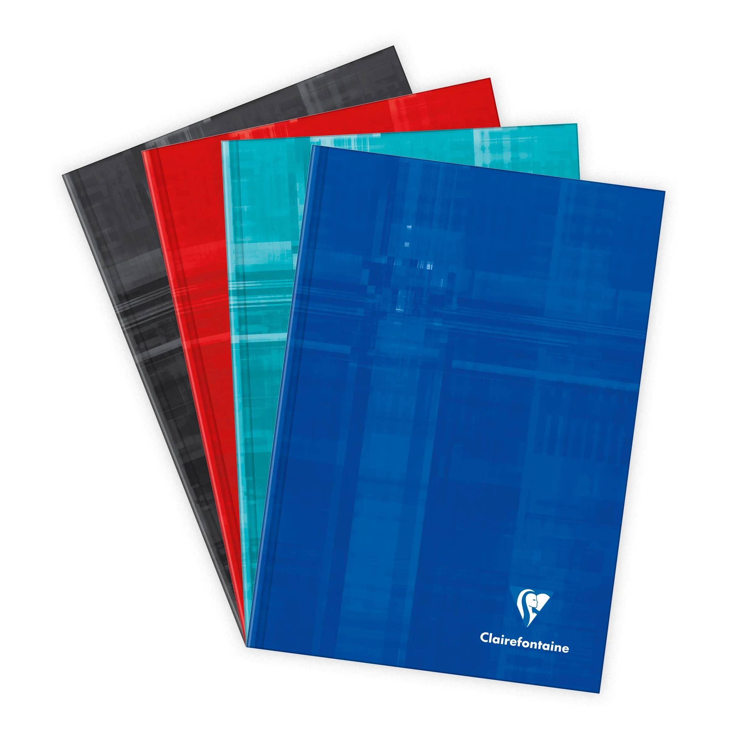 Stapel von vier bunten Clairefontaine-Notizbüchern oder Ordnern, fächerförmig auf weißem Hintergrund angeordnet.