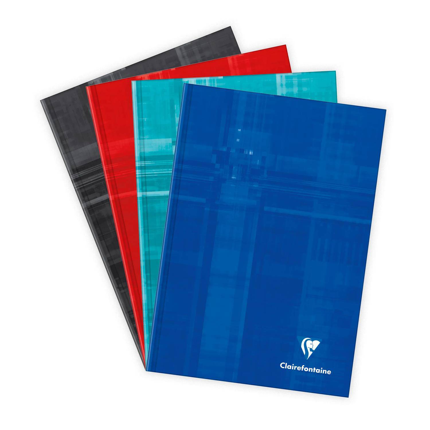 Stapel aus vier farbigen Notizbüchern mit glänzenden Umschlägen: schwarz, rot, blaugrün und blau, mit der Marke „Clairefontaine