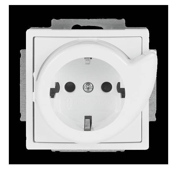 Eine Steckdose mit Schutzabdeckung, ausgestattet mit zwei runden Steckbuchsen und einem Schutzerdungsstift, die für sichere elektrische Verbindungen konzipiert ist.