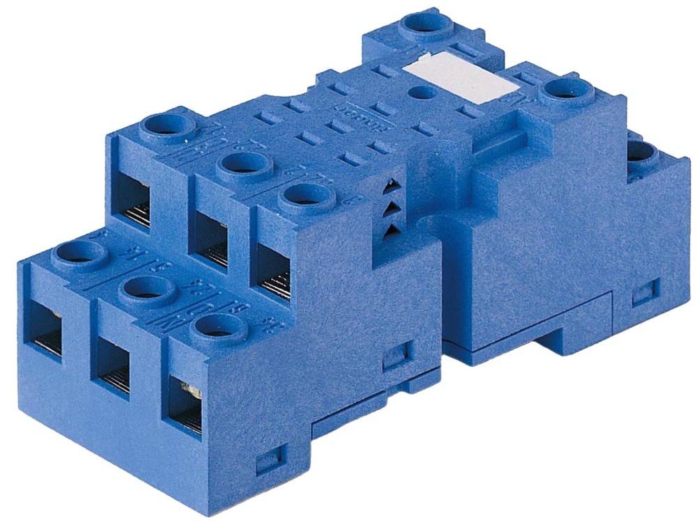 Eine blaue elektrische Relaisfassung mit mehreren Anschlussklemmen, konzipiert zum Aufnehmen und Verbinden eines Relais für elektrische Schaltkreise.