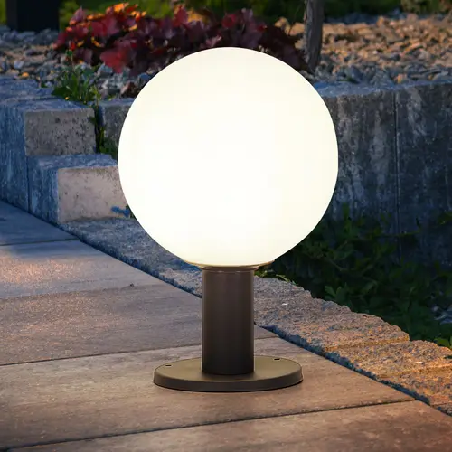 Garten Sockelleuchte Außenbeleuchtung Außen E27 Außenlampe Stehlampe, Alu Glaskugel, opal, 1x E27 Fassung, DxH 25x38 cm Garten Sockelleuchte Außenbeleuchtung Außen E27 Außenlampe Stehlampe, Alu Glaskugel, opal, 1x E27 Fassung, DxH 25x38 cm