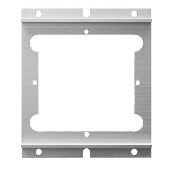 Eine quadratische Metallbefestigungshalterung mit mehreren Schraublöchern, die zum Befestigen von Geräten oder Komponenten an Oberflächen entwickelt wurde.