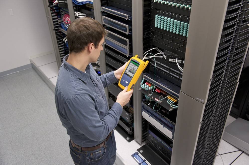 Fluke Networks OptiFiber Pro Quad OFP2-100-Q INT