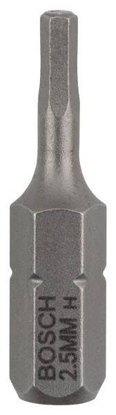 Ein sechskantiger Schraubendreher-Bit mit metallischem Finish, der zum Eindrehen von Schrauben verwendet wird und in detaillierter Nahaufnahme gezeigt wird.