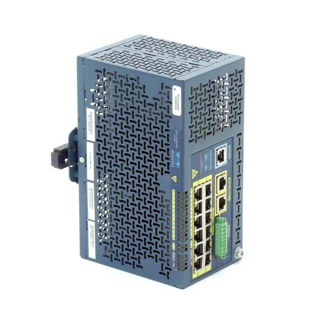 Industrie-Netzwerk-Switch mit mehreren Ethernet-Anschlüssen und einem grünen Terminalblock, dargestellt in einem blauen perforierten Metallgehäuse.