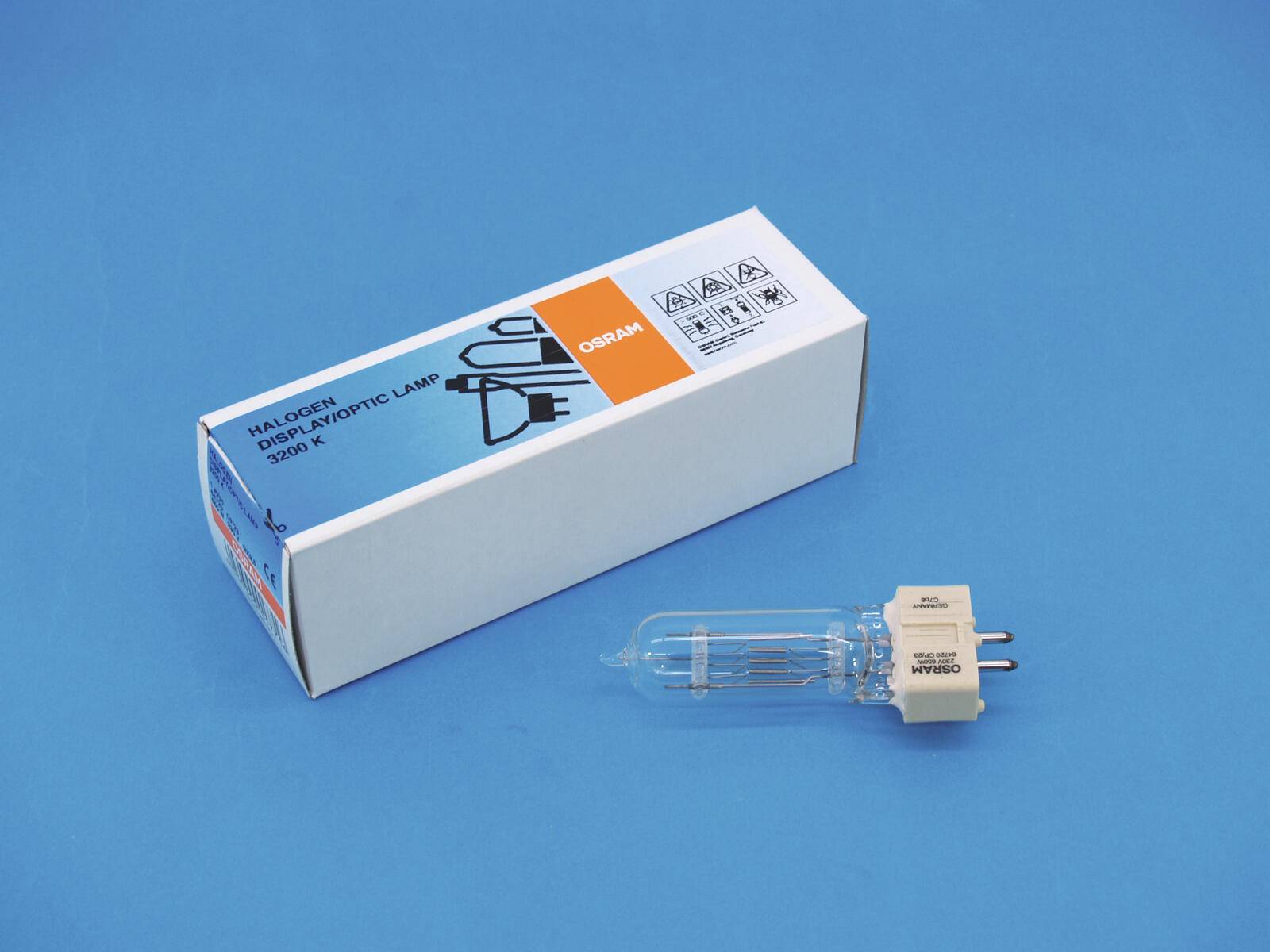 Klare Glühbirne neben einer rechteckigen Box mit der Aufschrift „OSRAM