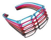 Fünf Lesebrilllen, die in einer Reihe übereinander gestapelt sind, wobei jede Brille einen anderen Rahmenfarbe trägt: Cyan, Violett, Rot, Rosa und Braun.