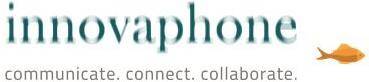 Innovaphone-Logo mit dem Slogan kommunizieren. verbinden. zusammenarbeiten. und ein kleines orangefarbenes Fischsymbol.
