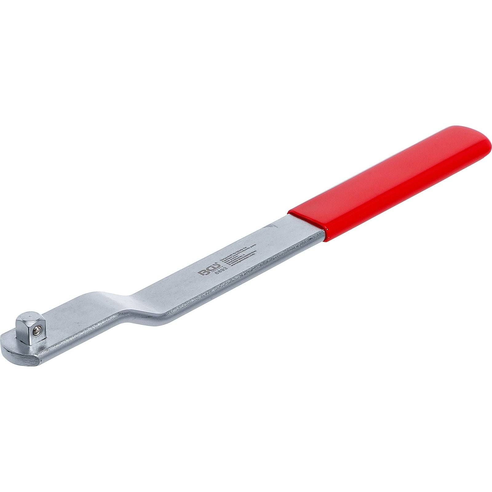 Ein Metall-Lackdosenöffner mit einem roten Kunststoffgriff, der zum sicheren und einfachen Öffnen von Farbdosen entwickelt wurde.