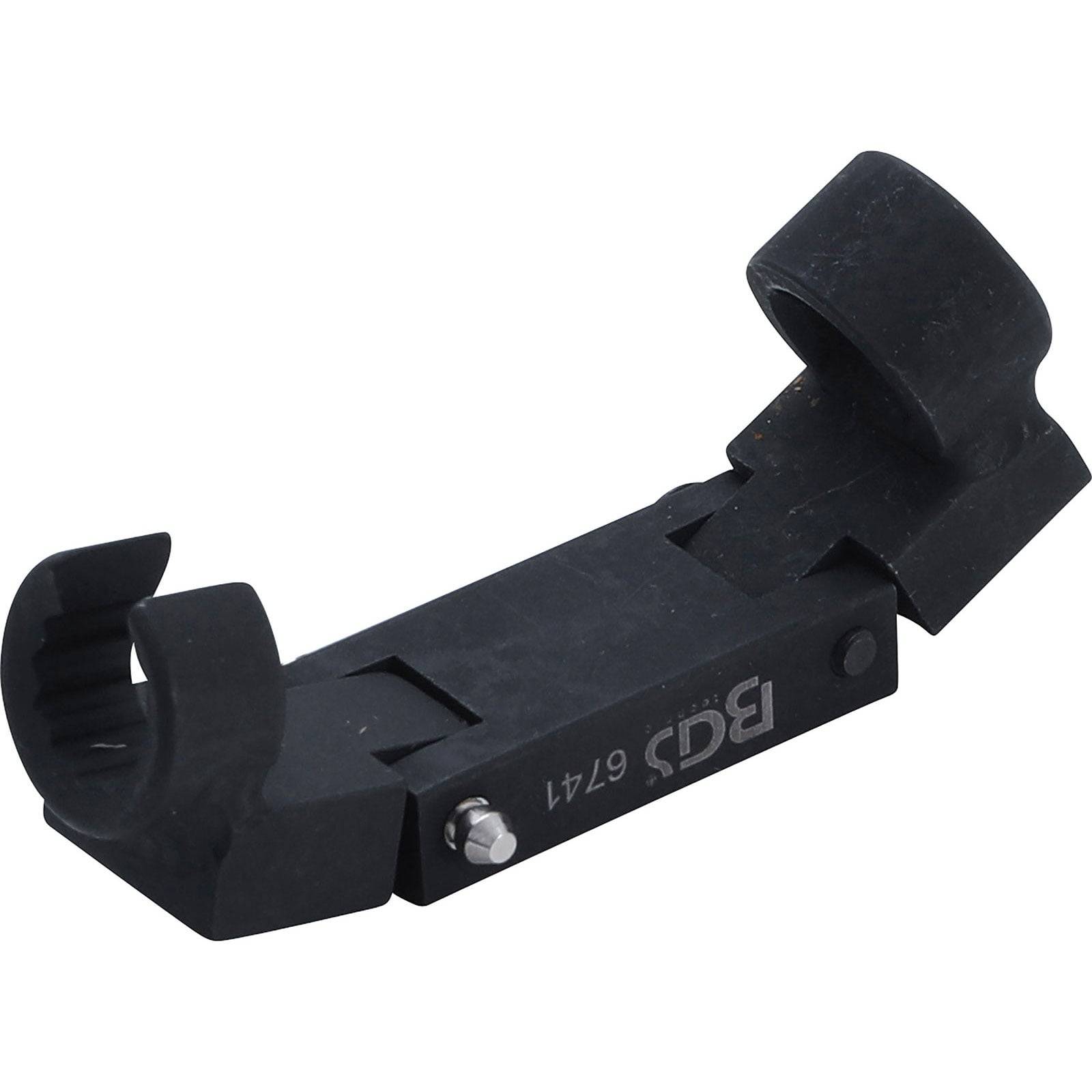 Ein schwarzer Rohrschneider aus Kunststoff und Metall mit einer kleinen Klinge, der speziell zum präzisen Schneiden von Rohren entwickelt wurde.