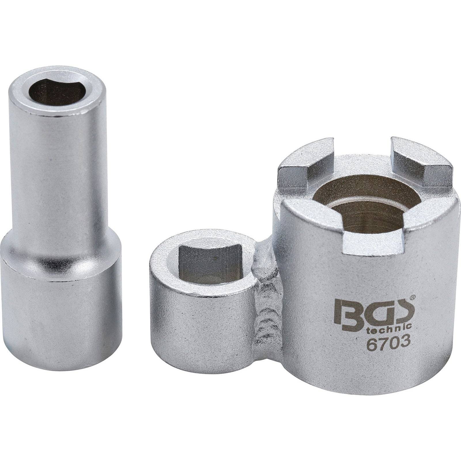 Metallwerkzeuge, einschließlich einer Buchse und eines Steckers, mit der Beschriftung 'BGS technic 6703', die für automotive oder mechanische Zwecke verwendet werden.