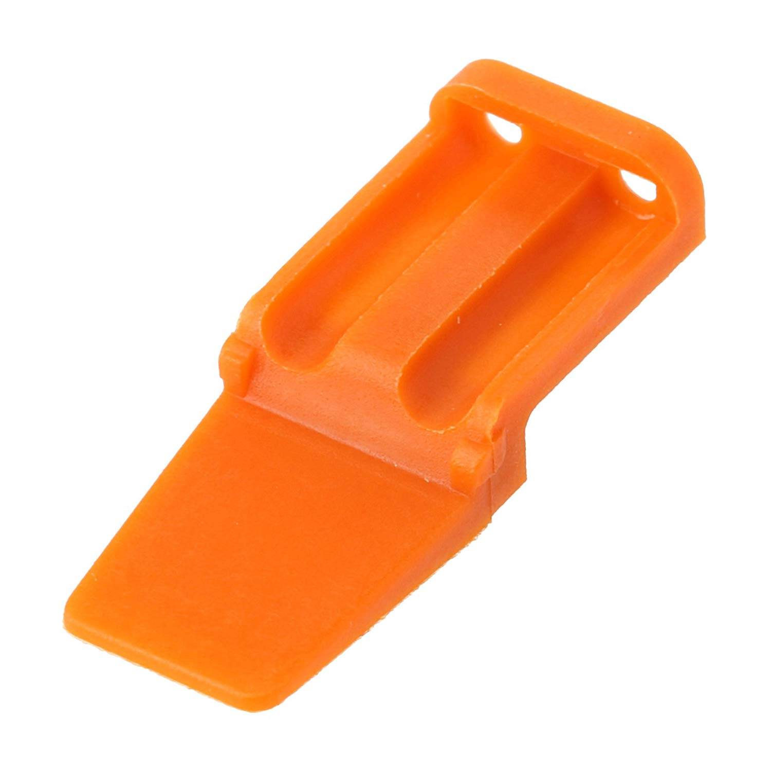 Ein orangefarbener Kunststoff-Sicherheitsgurtschnallenhalter, der entwickelt wurde, um die Schnalle aufrecht zu halten und den Zugang und das Anschließen in Fahrzeugen zu erleichtern.