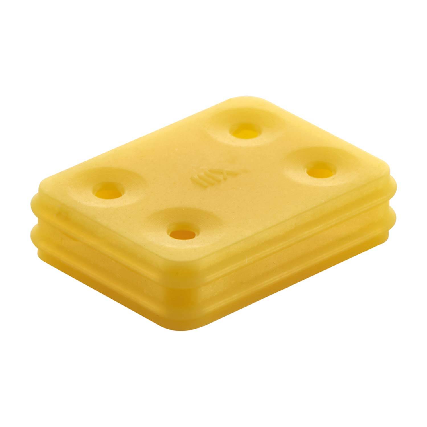 Ein gelbes rechteckiges Seifenschale mit vier Ablauflöchern und einem gerippten Design, das zum Halten von Seifenstücken verwendet wird.