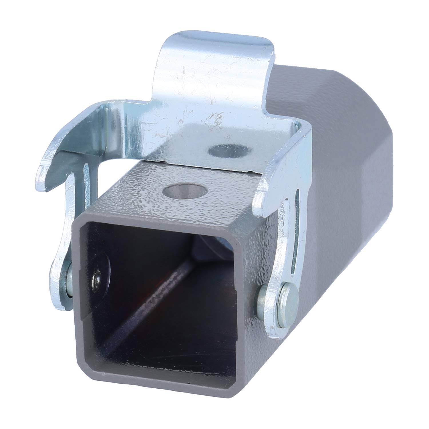 Ein metallener rechteckiger Adapter mit einer Klammer, der zum Anschluss von Kabeln oder Komponenten entwickelt wurde. Der Adapter verfügt über zwei Löcher auf der Oberseite.