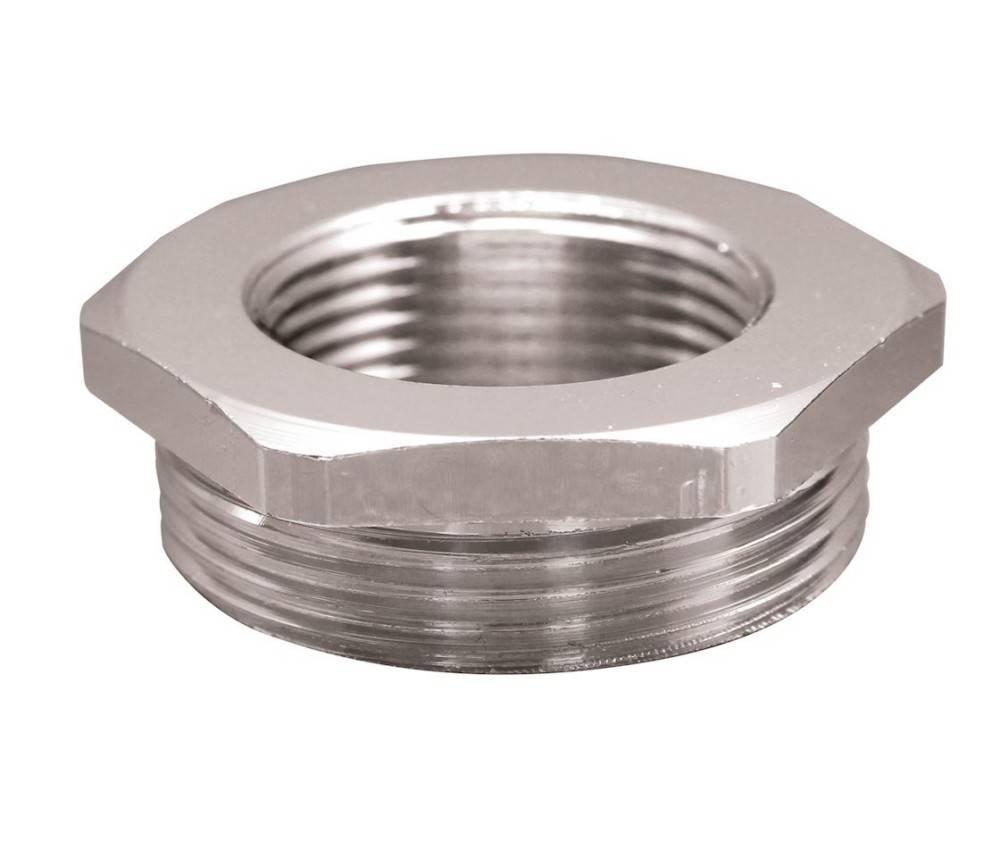 Ein metallischer Gewindeanschluss mit sechseckiger Außenform, verwendet zum Verbinden von Rohren oder Armaturen. Glänzend silberne Farbe.